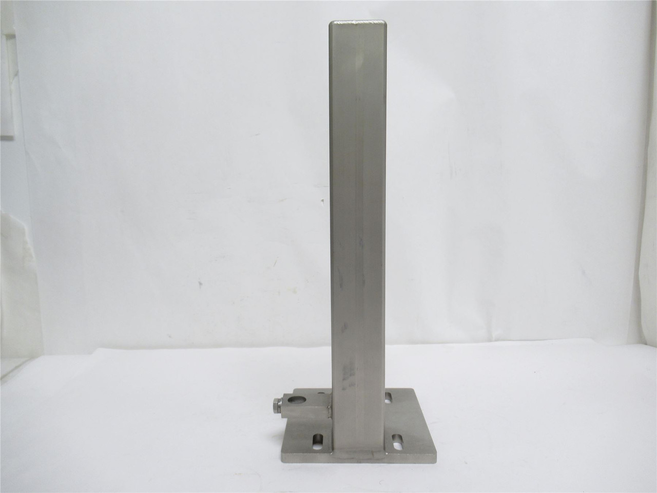 Foodmate LA00051728; Motor Plate; SS; 15-3/4" Tall; 4-Bolt