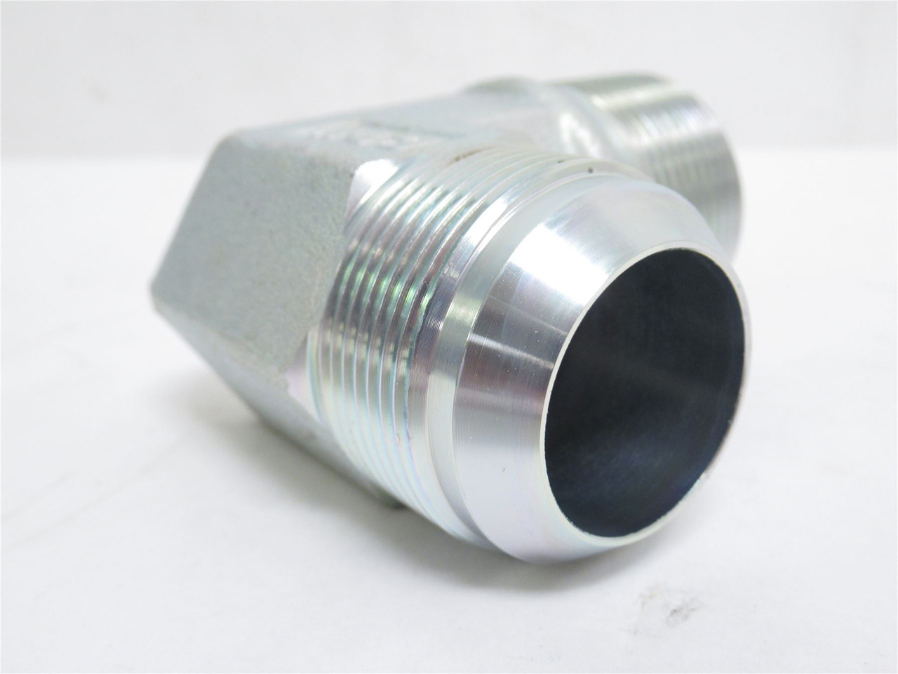 Eaton 2024-20-20S; Elbow Fitting; 90Deg; 1-1/4NPT x 1-1/4 JIC