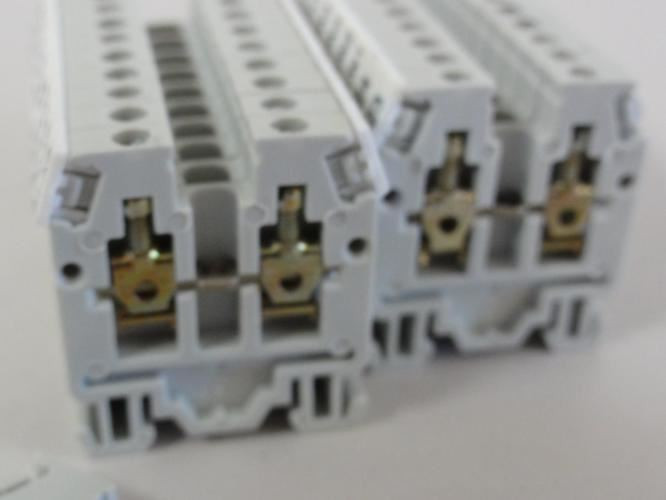 Cabur RN300GR; LOT-21 Terminal Block 1.5mm 500V