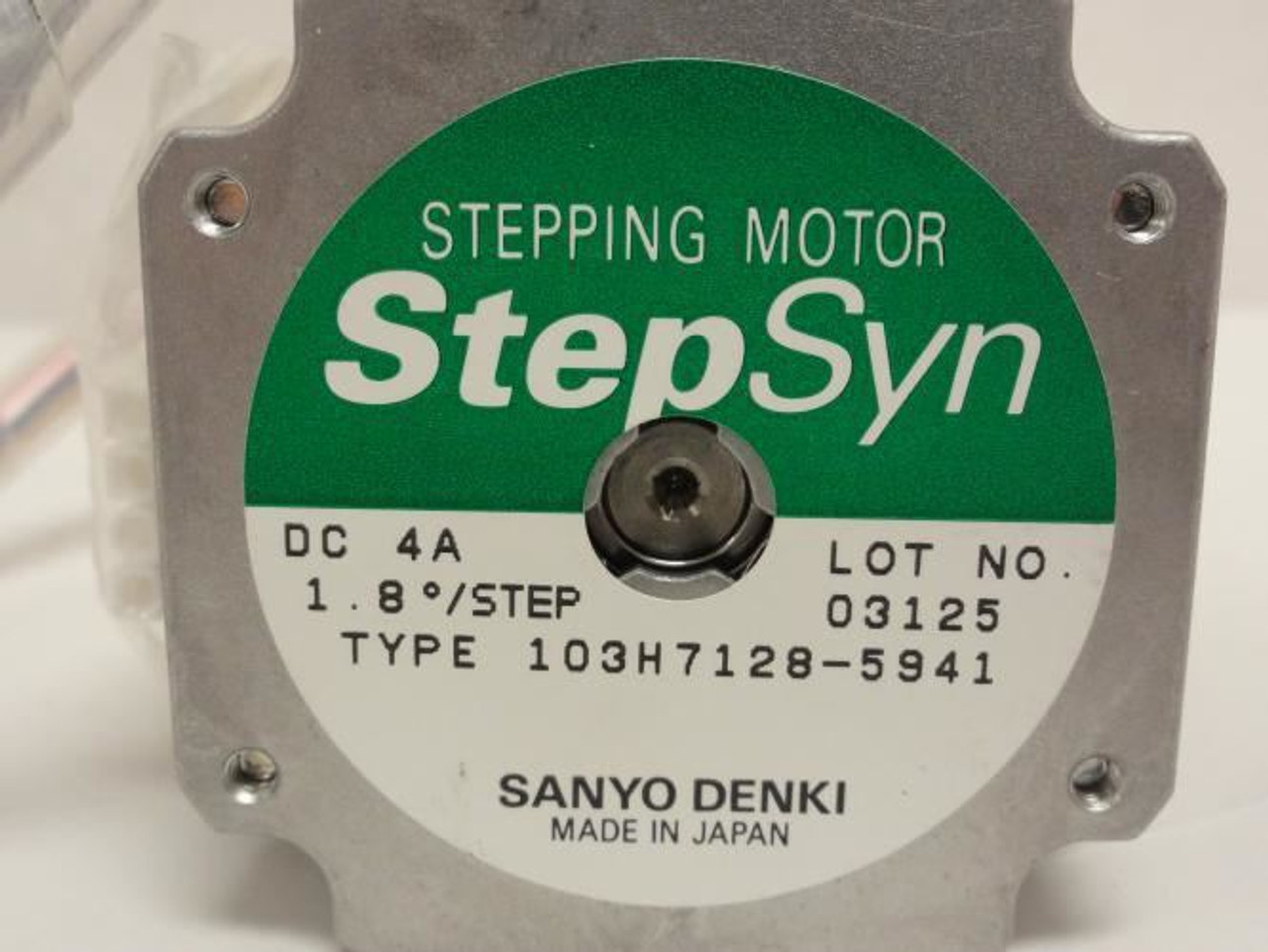 Sanyo 103H7128-5941; Servo Motor 1.8 Deg Step; Bipolar; 2A