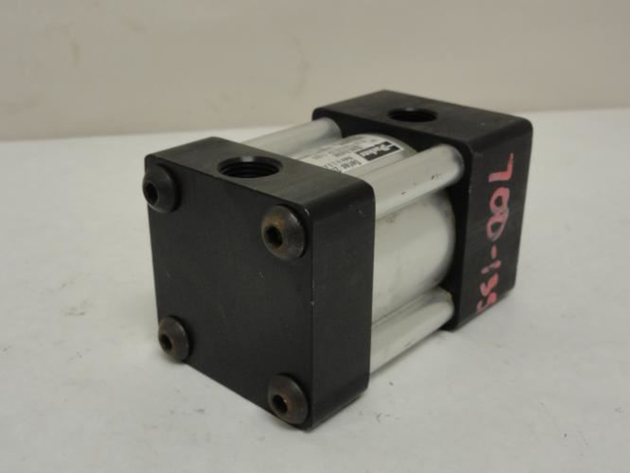 Parker F2MAUS18A; Air Cylinder 2"ID x 1/2" Stroke