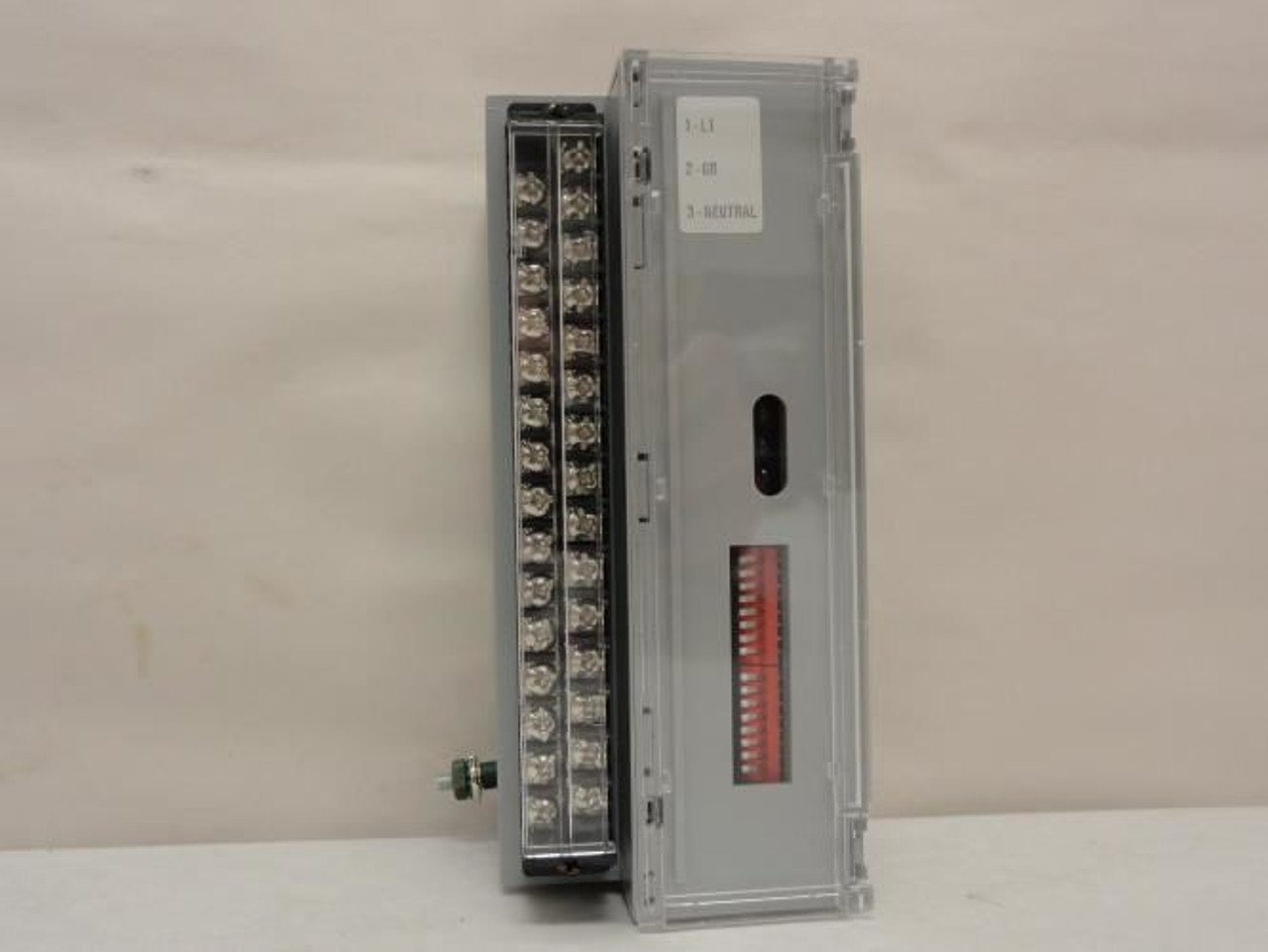 Allen-Bradley 1791-N4V2; I/O Analog Input/Output Module; 120VAC