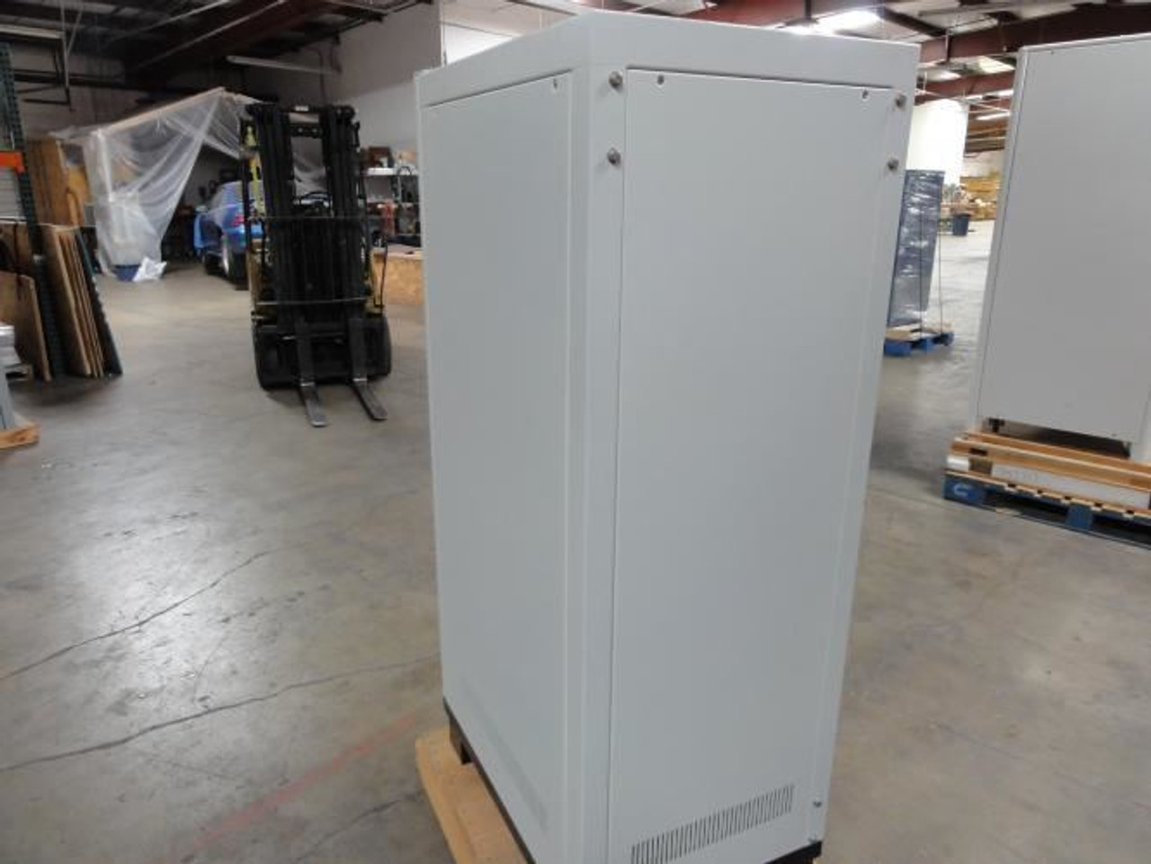 GE Jupiter-33-60K; UPS 60kVA/48KW 120/208V 3p4w