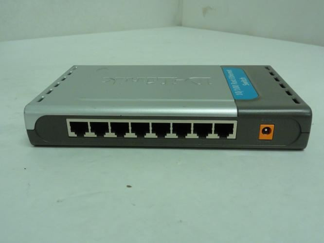 D-Link DSS-8+; Fast Ethernet Switch; 8-Port 10_100