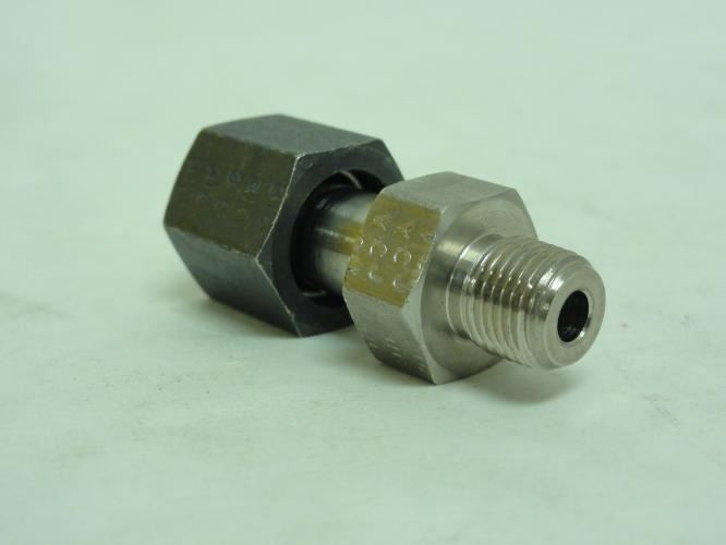 SSP SS4C; Swivel Nut Pipe Connector SS-316; 1/8 MNPT x 1/4 ORFS