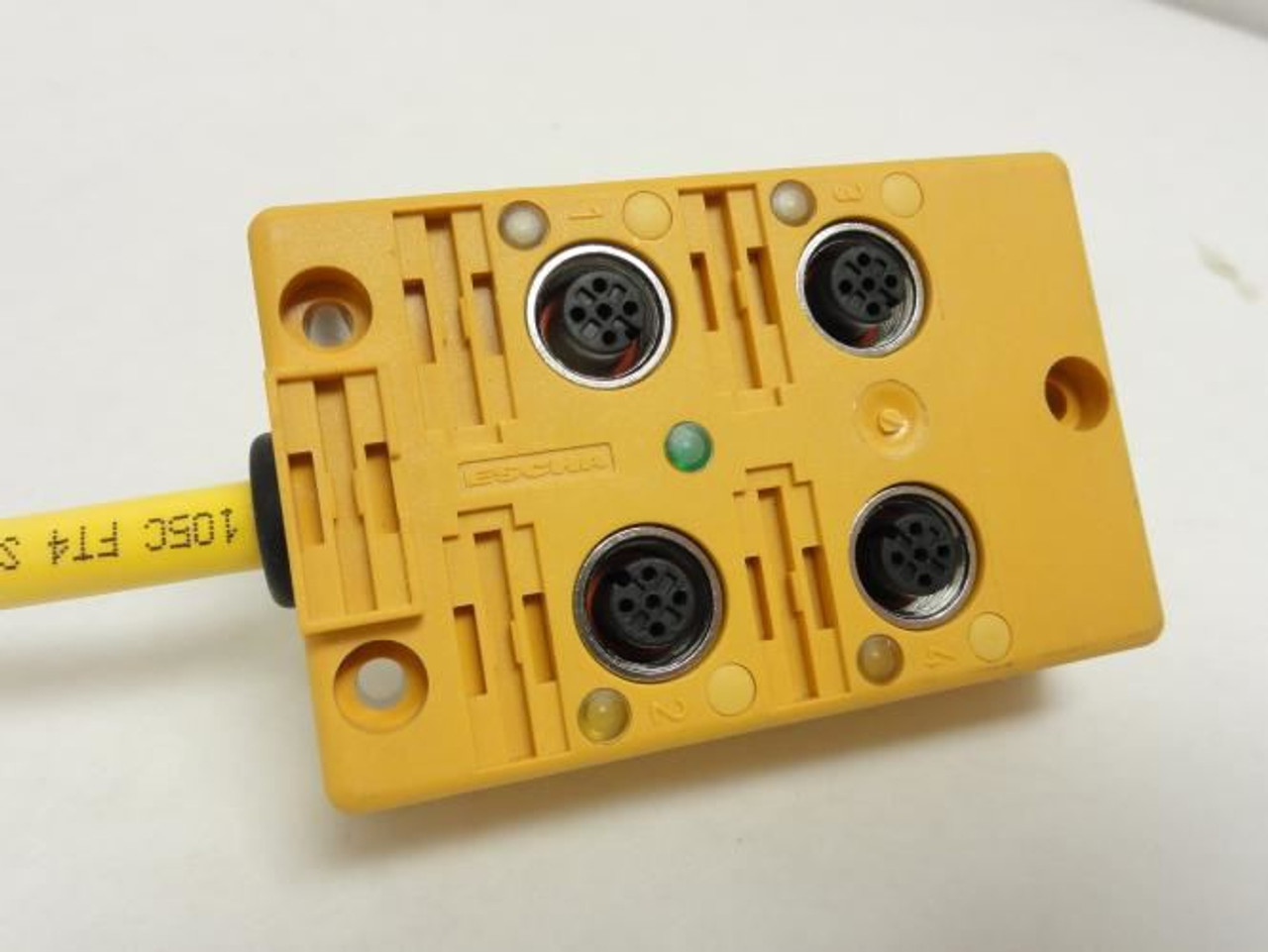 Turck VB40-P7X5-10; Junction Box U7108; 4-Port 10~48VDC 300VDC