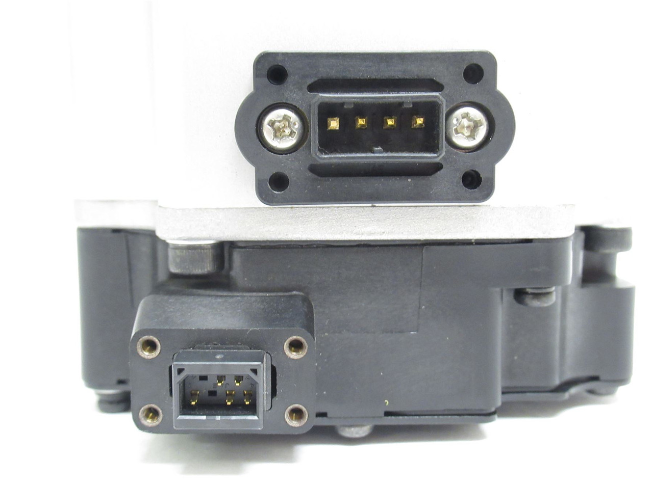 Omron R88M-K75030H-S2; Servo Motor; 0.75kW; 120VAC; 3000RPM