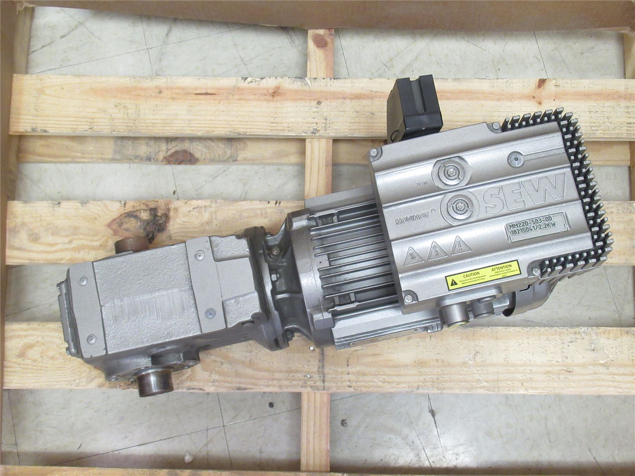 SEW KT47DRN100L4/MM22/MO; AC Gearmotor; 16.86:1 Ratio; 1/2HP