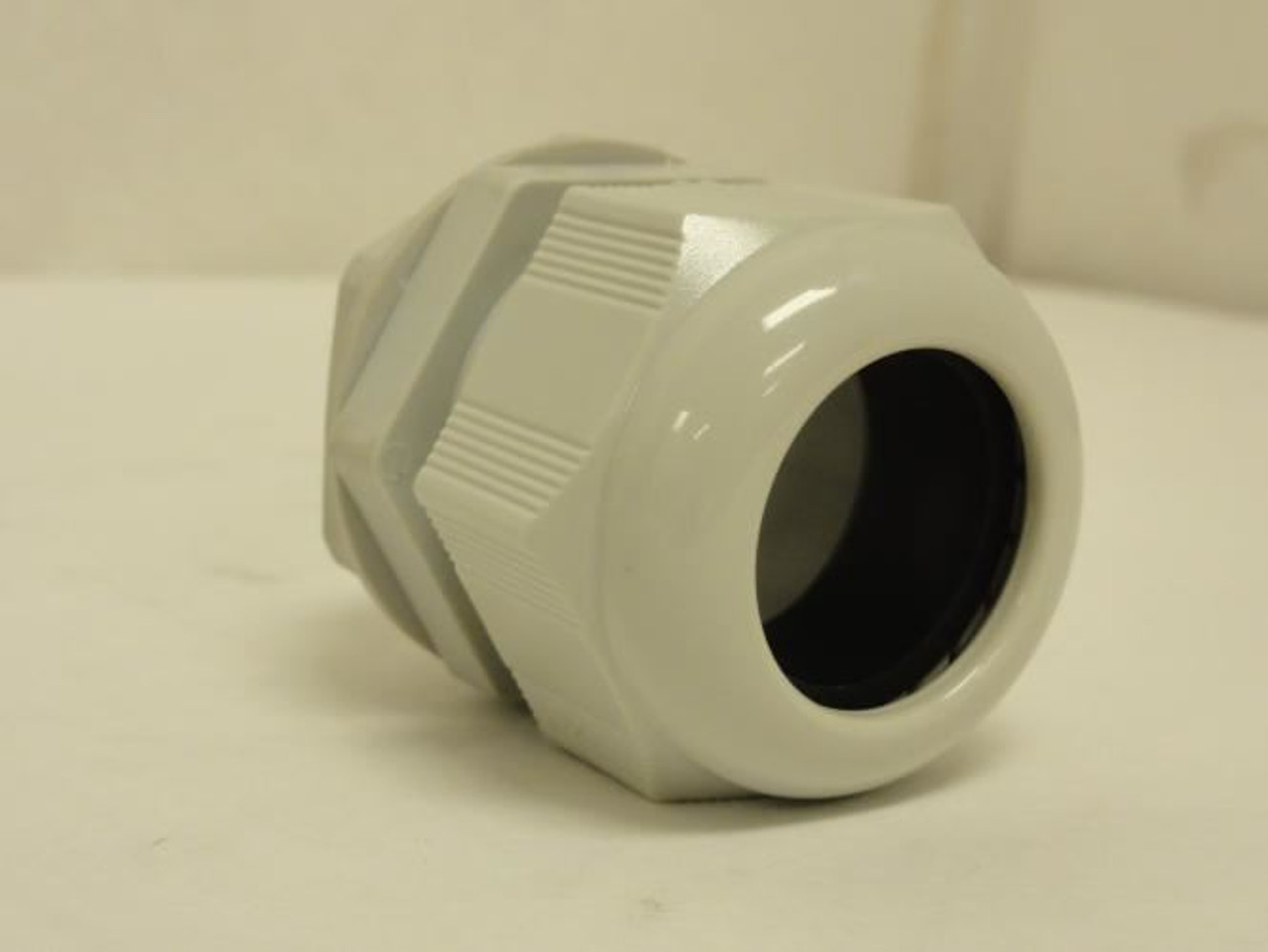 Walther SR32M-1825-GRYN; Strain Relief Connector; Size: M32