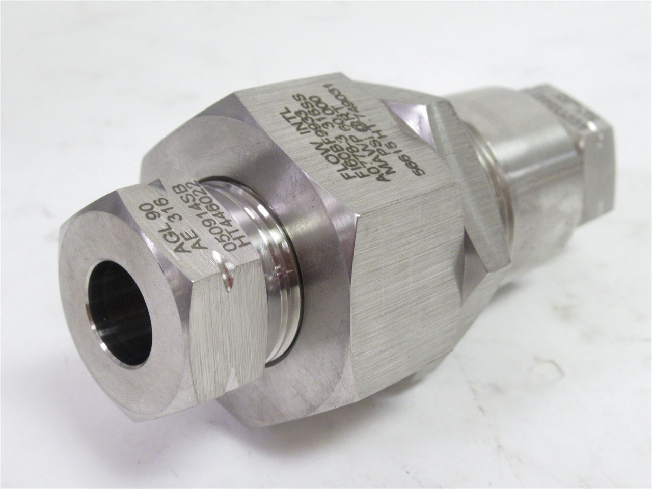 Flow A-0778-3; Bulkhead Fitting; 9/16"