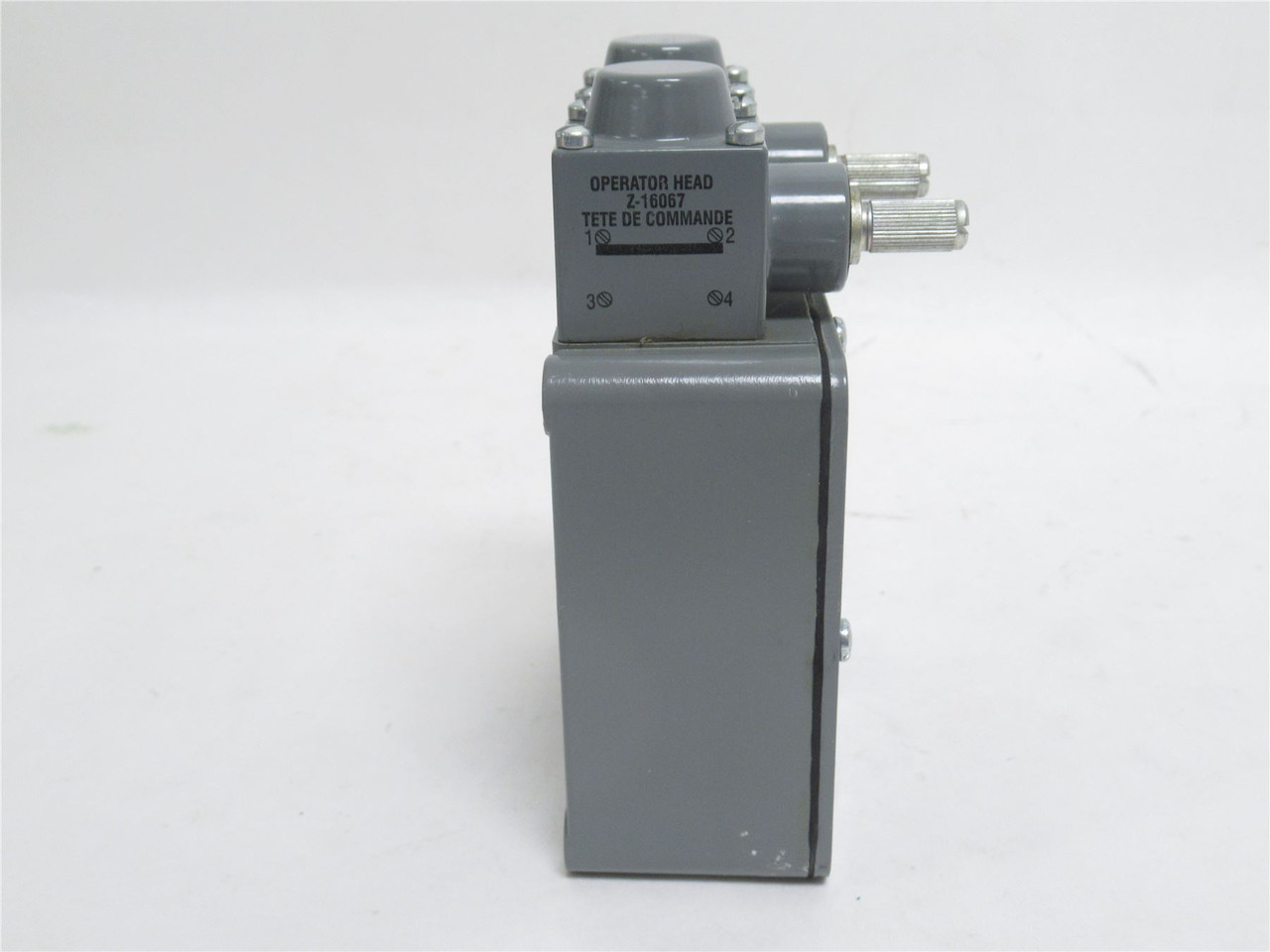 Allen-Bradley 802T-A2A1D; Limit Switch; 2-Head; 10A; 600VAC