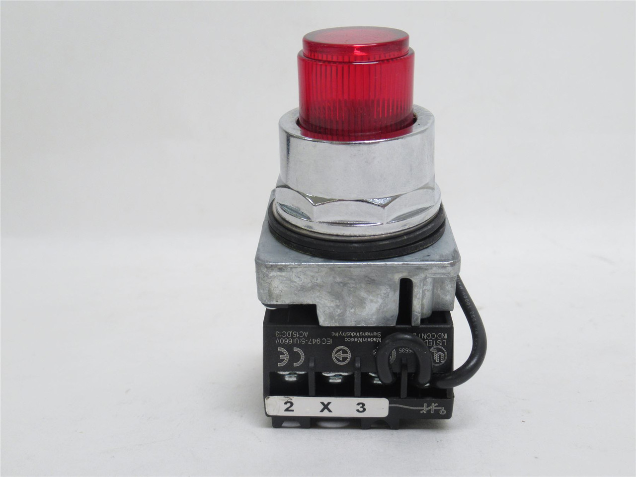 Siemens 52PT6G2AB; Illuminated Pushbutton; Red; 120VAC; 30mm