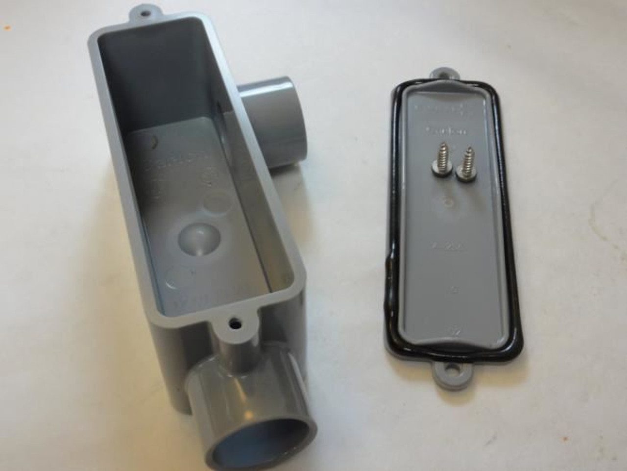 Carlon E984E; Lot-3 Conduit Body; Size: 3/4" LL; AWG-4