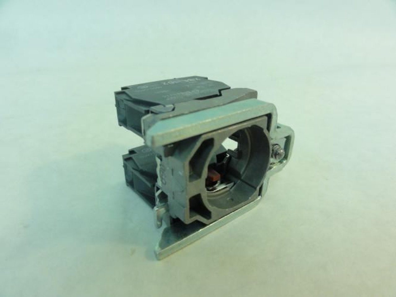 Schneider ZB4BZ104; Contact Block; 2NC