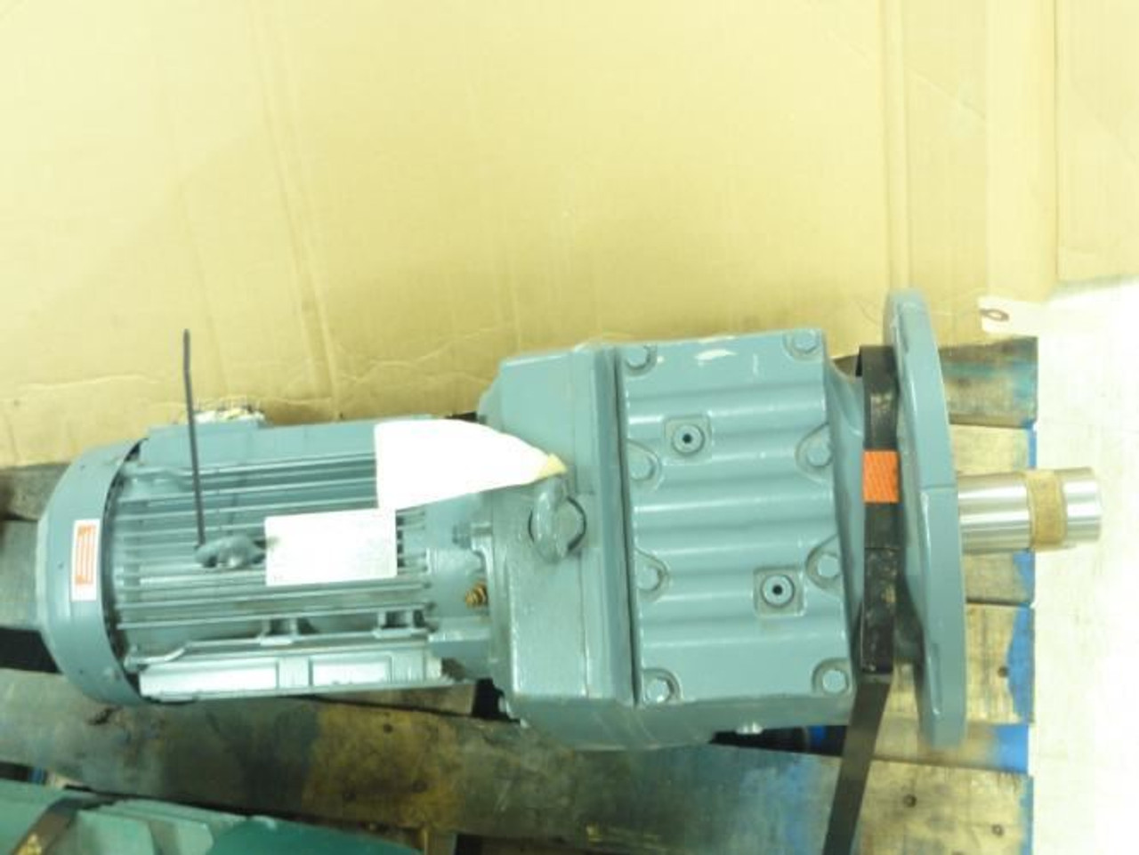 SEW-EuroDrive RF87DRN100L4/ES7A/DH; Gear Motor; 220/480V; 72:1