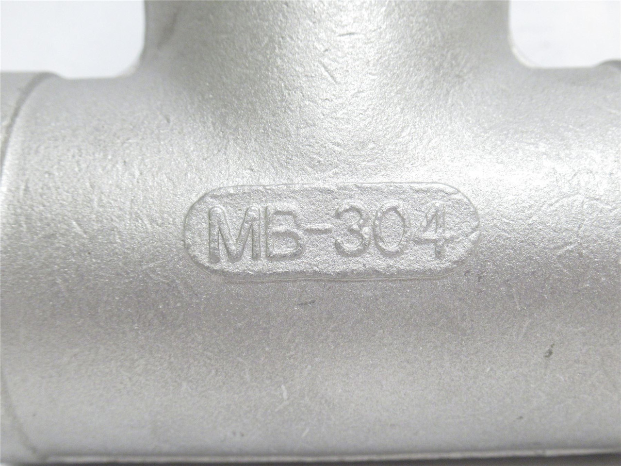 Industry-Std 1LUA3; Pipe Tee Fitting SS-304; 1-1/4NPT; 150PSI