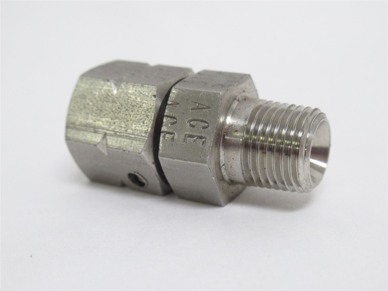 Brennan 1404-02-02-SS; Swivel Tube Fitting; SS; Size: 1/8NPT