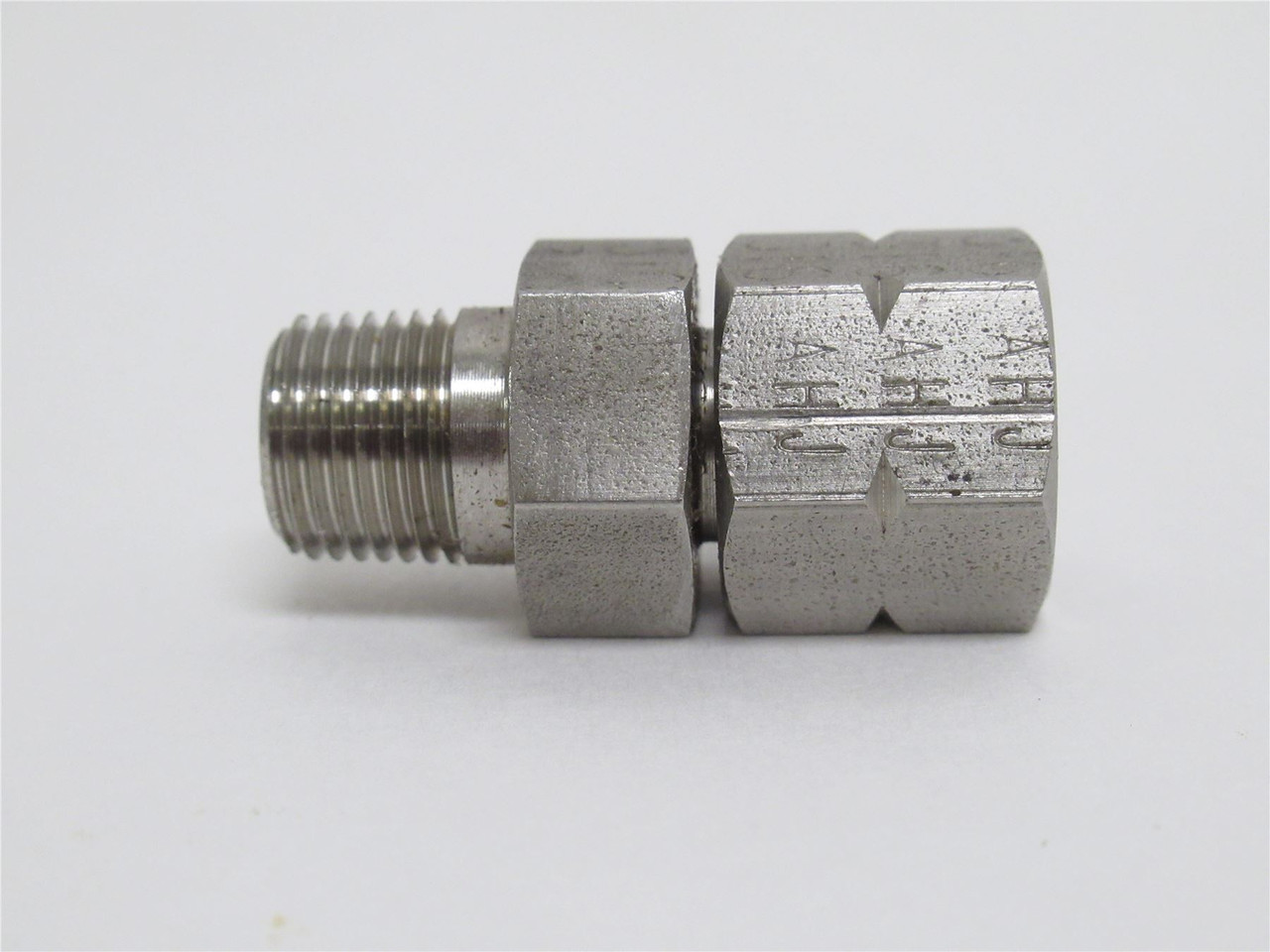 Brennan 1404-02-02-SS; Swivel Tube Fitting; SS; Size: 1/8NPT