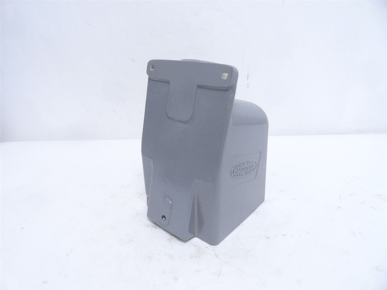 Hubbell BB601W; Aluminum Dead End Angle Back Box; 1-1/4NPT