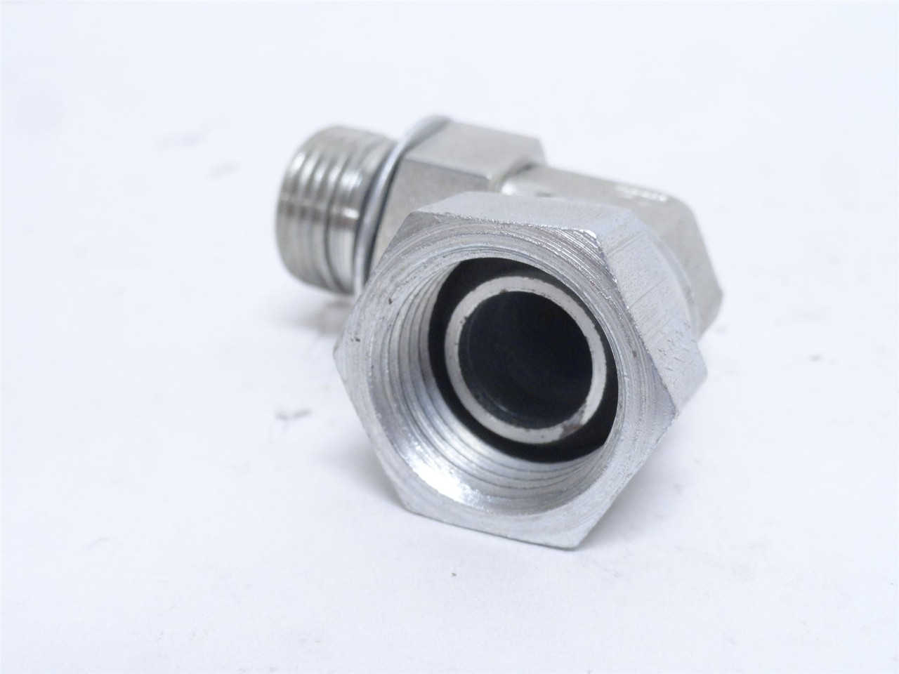 Eaton 2507-8-8S; Tube Adaptor Elbow; 90Deg; 1/2NPT x 1/2 BOSS