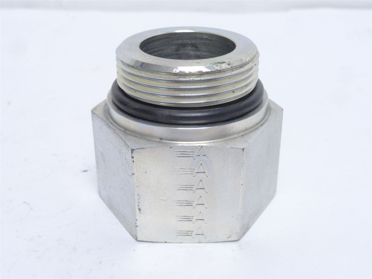 Eaton 2216-20-20S; Straight Adapter; 1-1/4NPT x 1-1/4 BOSS