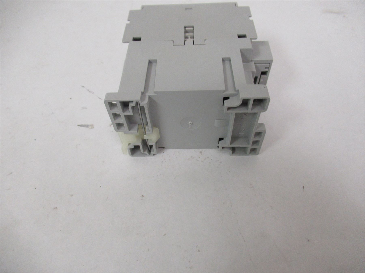 Allen-Bradley 100-C09EJ01; Contactor 9A 3P Coil 24VDC