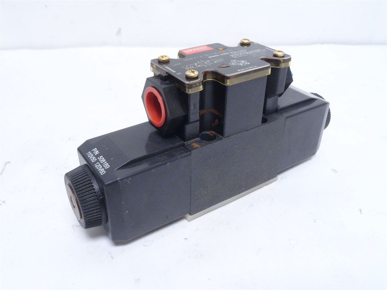 Vickers DG4V-3-6C-M-FW-B6-60; Direction Control Valve 5000PSI