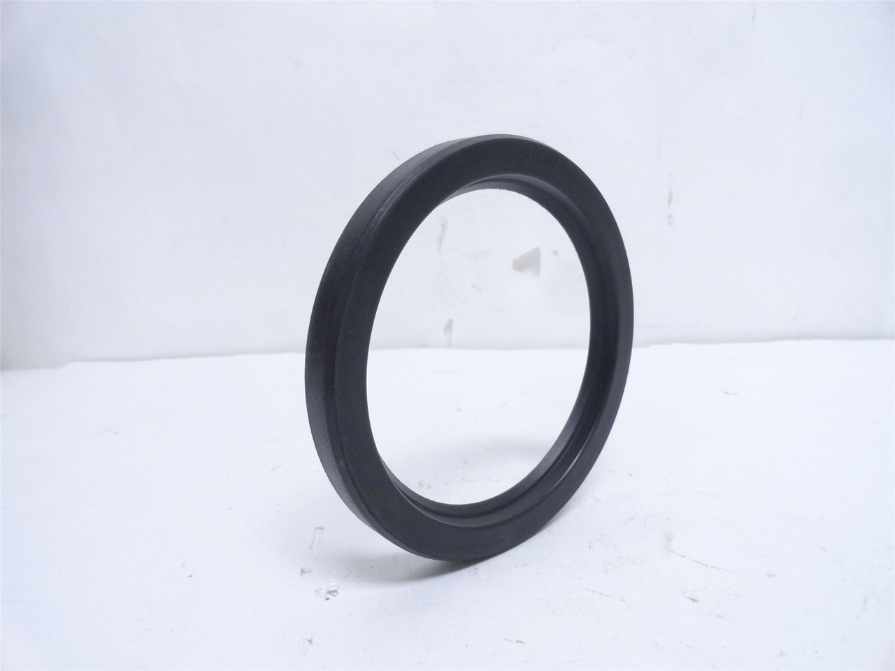 Clipper 11832-H1L5; Oil Seal 11632-LUP 4-1/2"ID x 5-5/8"OD