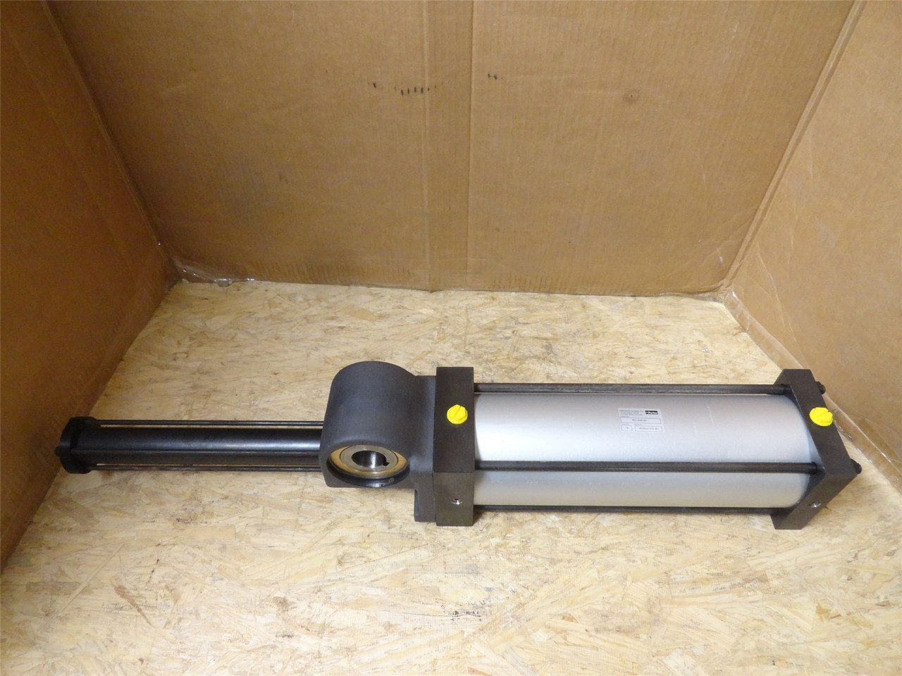 Parker B6714008-495; Actuated Air Cylinder; 140PSI; 1-1/2"ID
