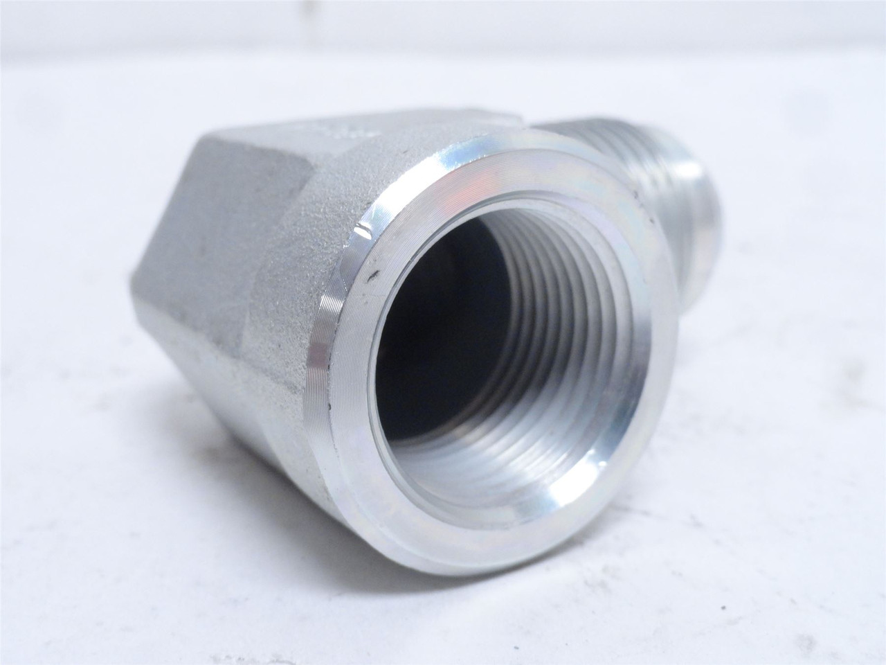 Eaton 2025-12-12S; Adaptor Elbow; 90Deg; 3/4 JIC x 3/4NPT