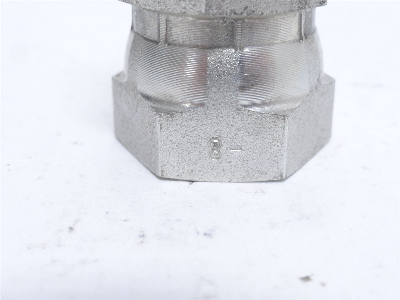 Eaton 2045-8-8S; Steel Adaptor Swivel Fitting 1/2NPT x 1/2NPT