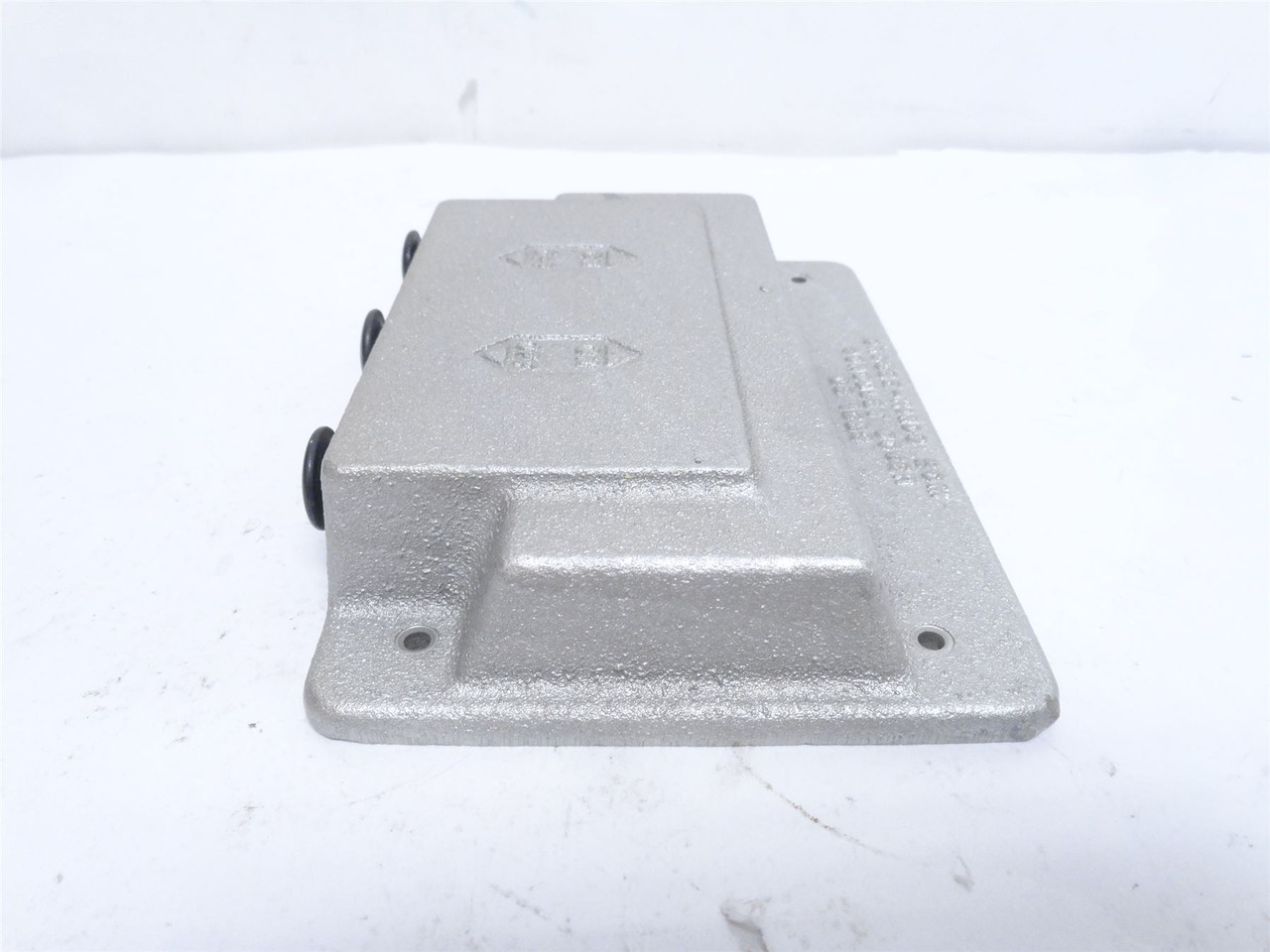 Crouse DS1283; Snap Switch Cover W/Operating Mechanism 3-Gang