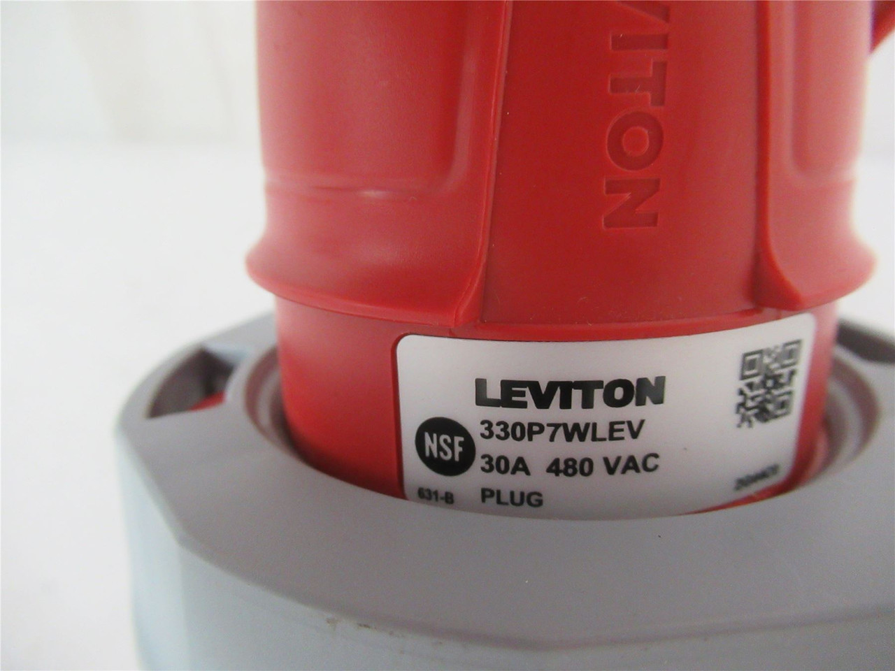 Leviton 300P7WLEV; Pin&Sleeve Plug 20 Amp 480 Volt 2P 3W