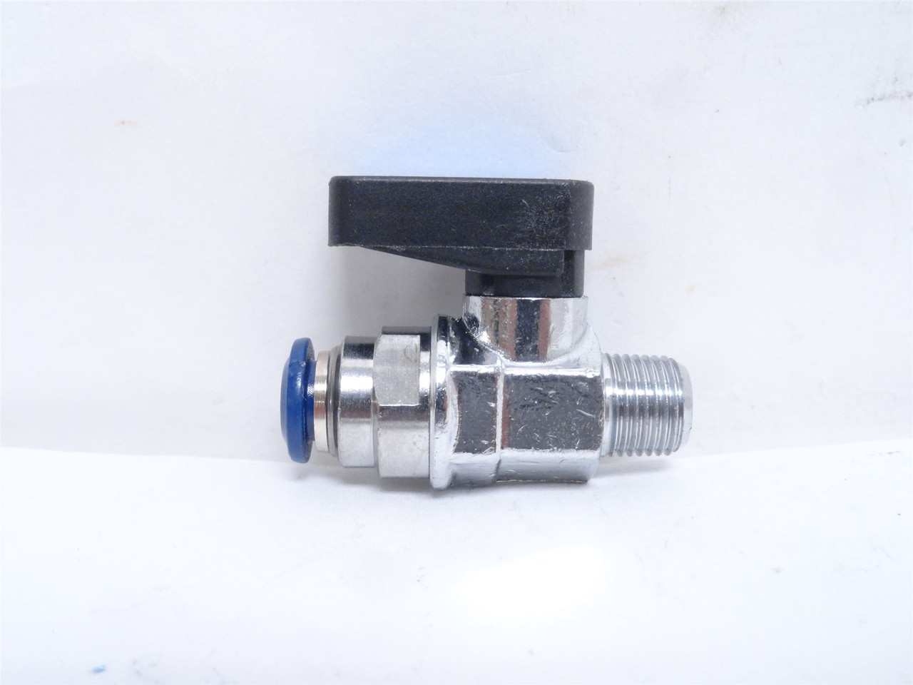 Aignep 86330-04-02; Two-Way Ball Air Valve; 1/8NPT x 1/4" PTC