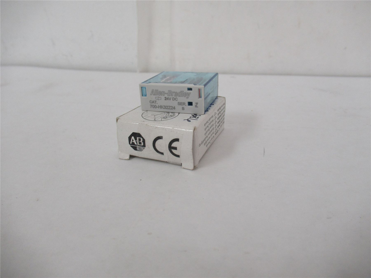 Allen-Bradley 700-HK32Z24; Relay 8A Coil: 24VDC
