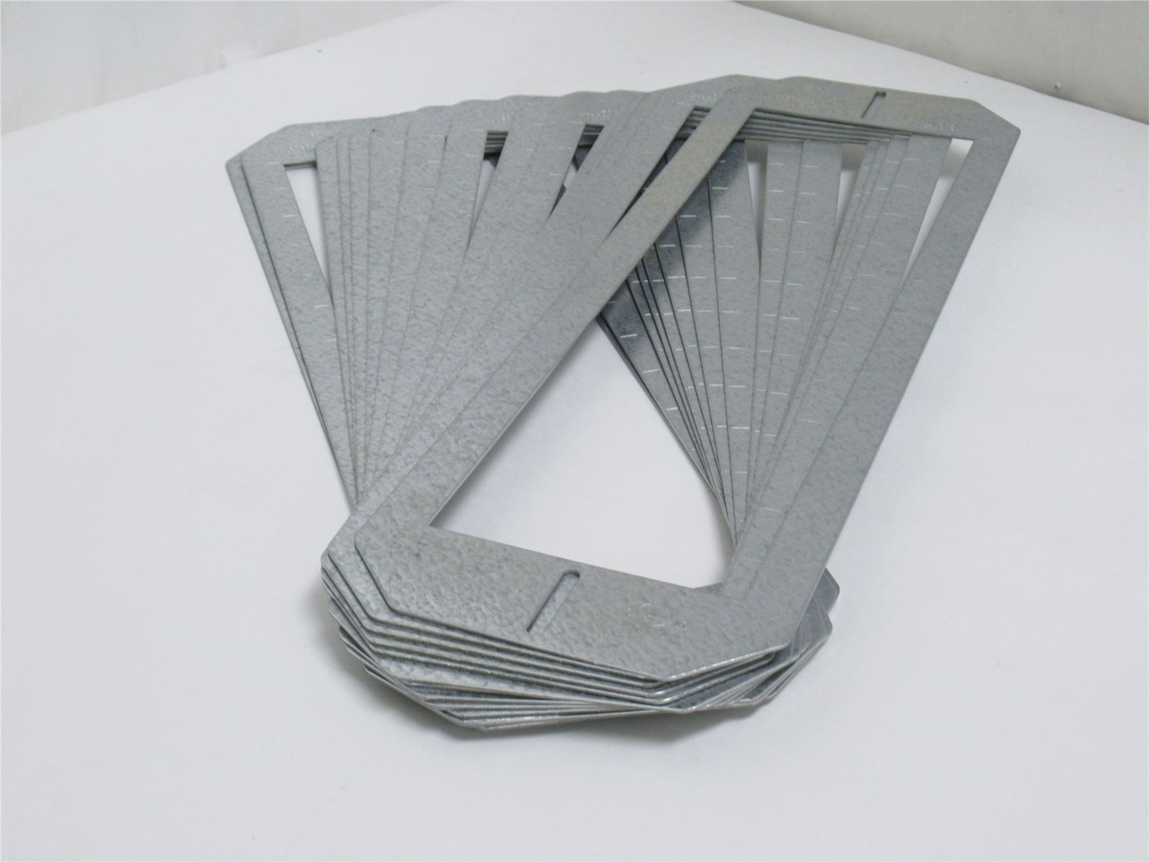 spproducts BIG O-16 F; Lot-15; Conduit Box Supports