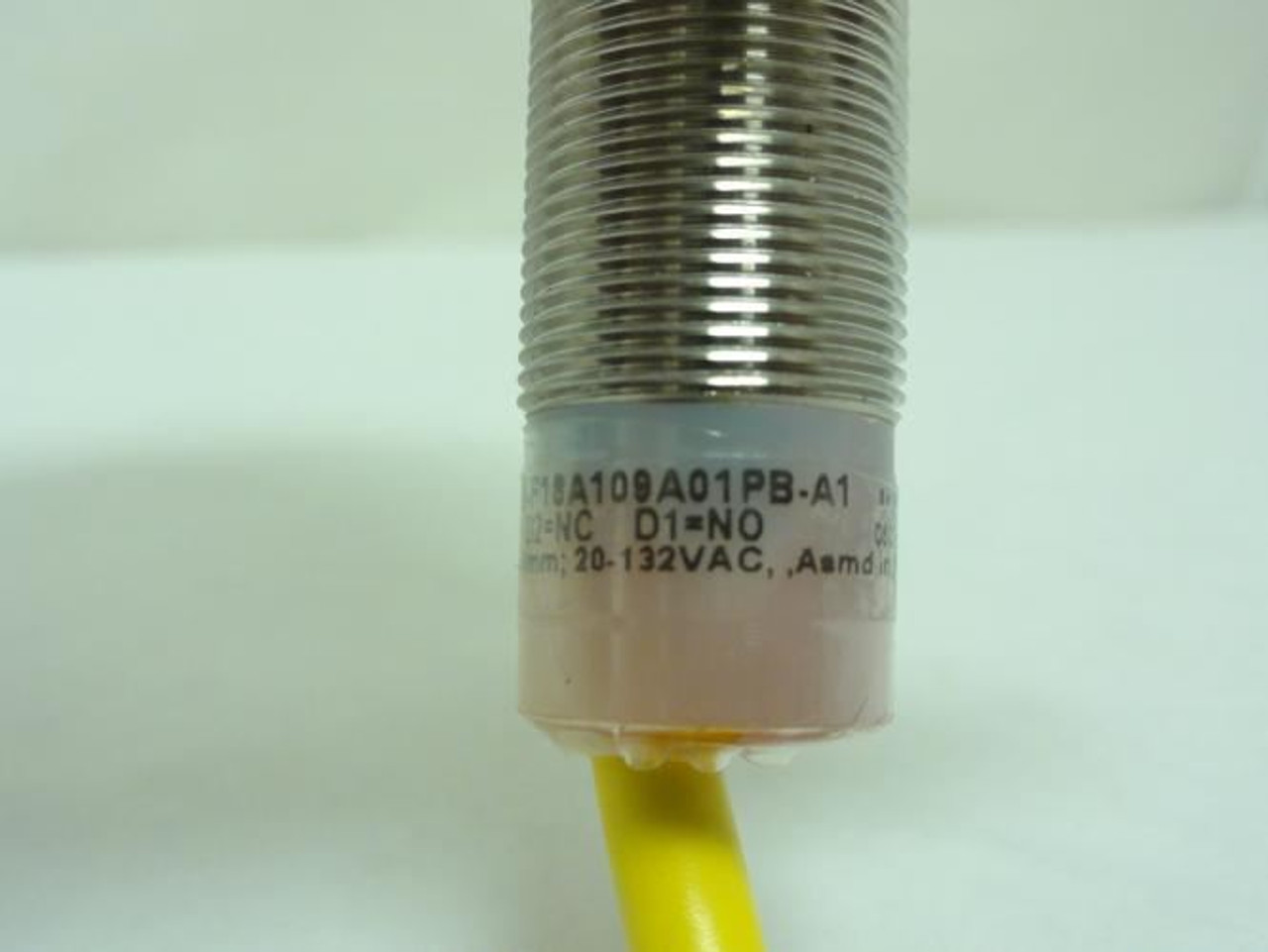 Eaton E59-F18A109A01PB-A1; Proximity Sensor 20-132VAC; 500mA