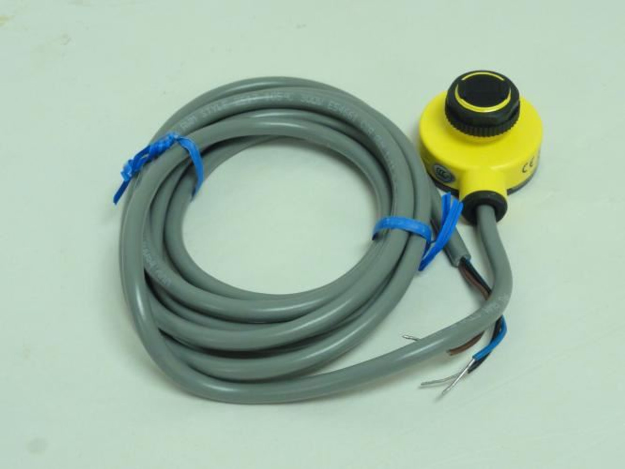 Banner T18AW3FF25; Photo Sensor 58386; 20-250VAC; 2M Wire