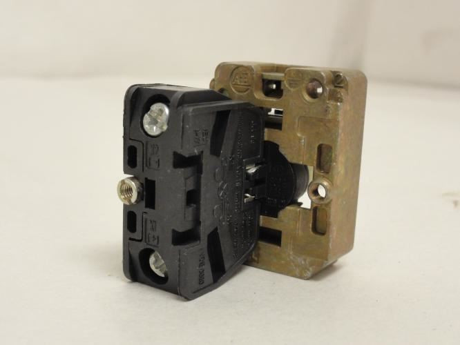 Allen-Bradley 800E-2DL5; Full Voltage Pilot Module W/Latch 120V