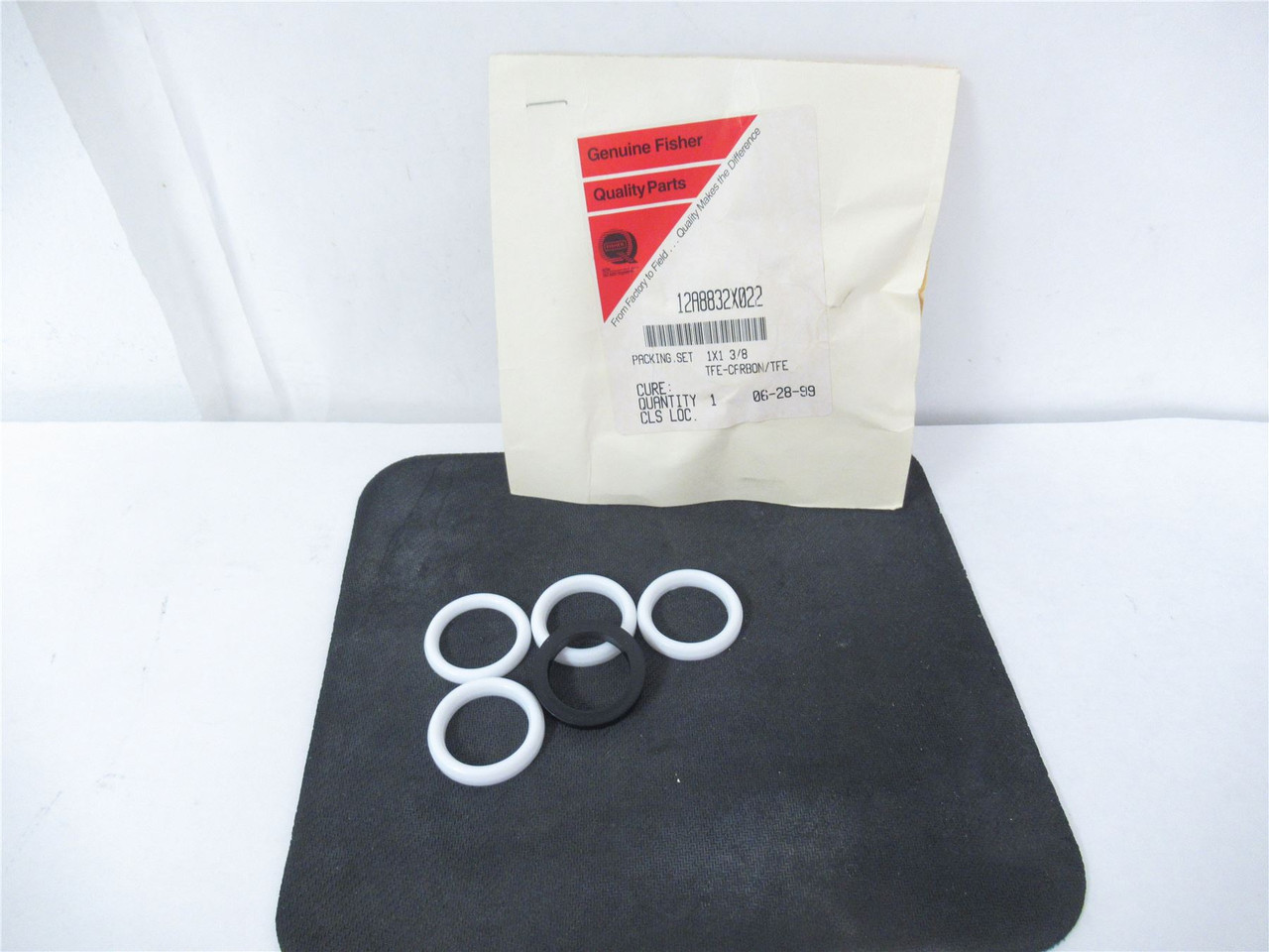 Fisher 12A8832X022; Packing Set 1x1 3/8" TFE Carbon/TFE