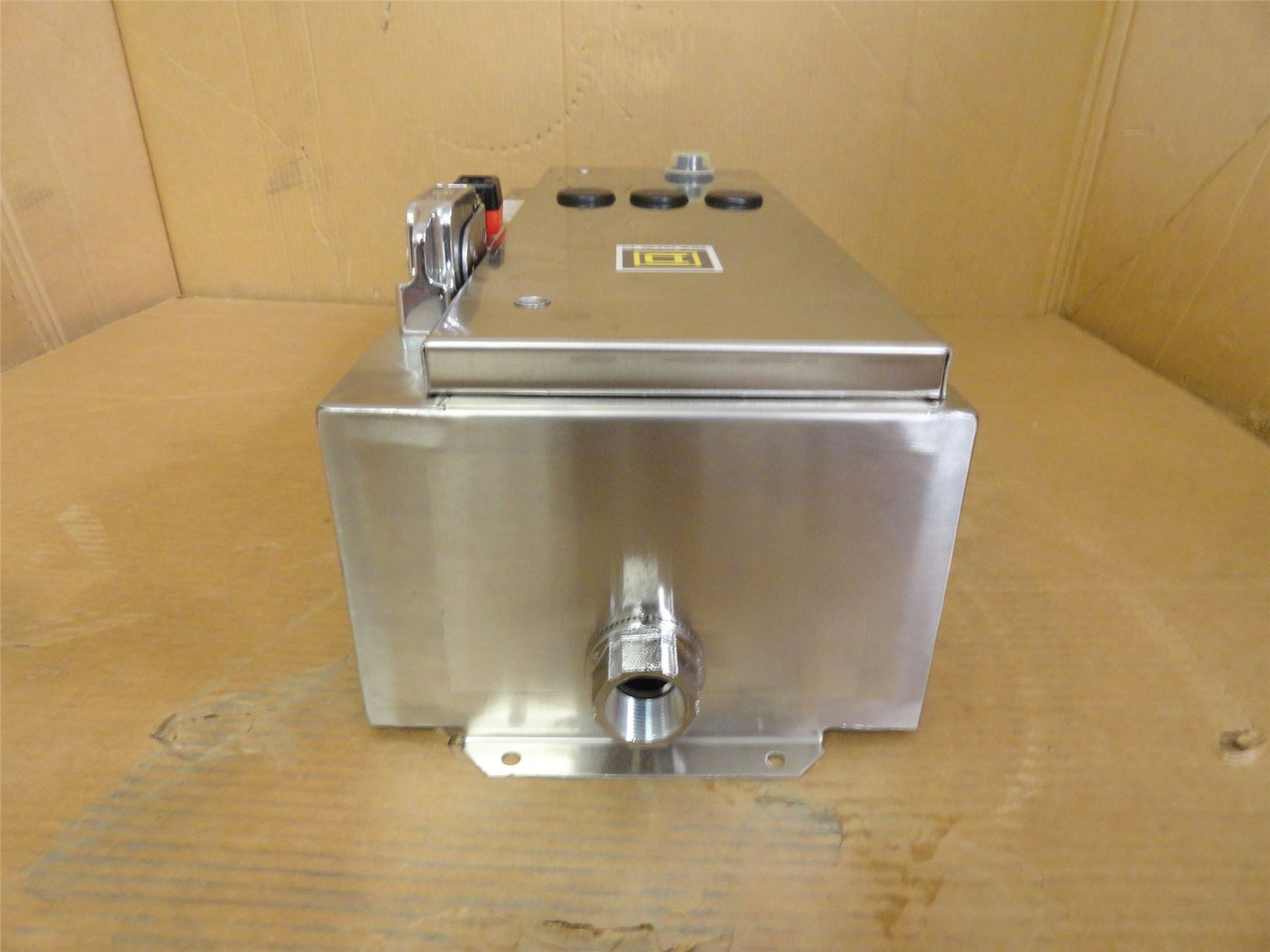 Square D 8538SCW14V02S; SS Enclosed NEMA Size 1 Starter