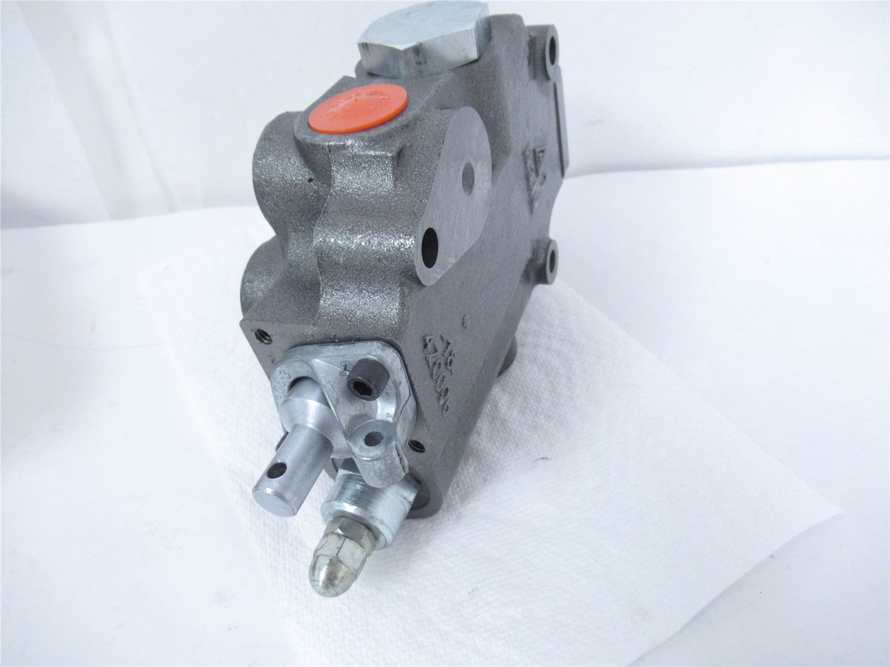 Cross BA11AG3EA0; Single Spool Control Valve 3/4"NPT