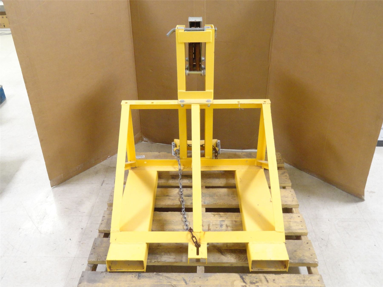 ULine H-7170; Universal Drum Grabber; 35; 55; 85 Drum Capacity