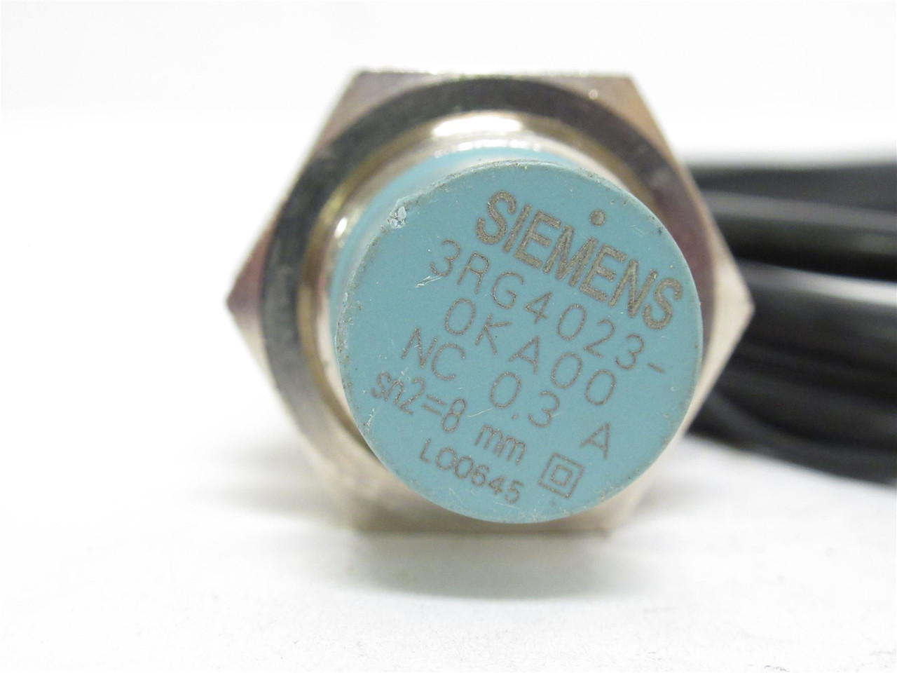 Siemens 3RG4023-0KA00; Proximity Switch; 20-265Vac; 2m Wire