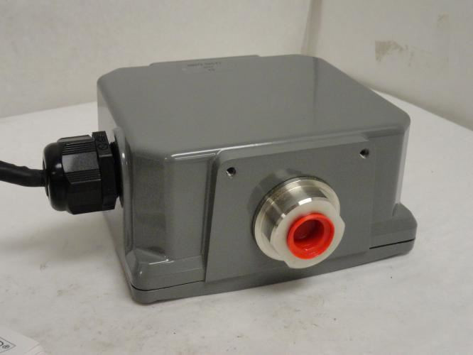 Badger H637X-025-F1; Hedland Flow Switch 1/2NPT 3-25 SCFM