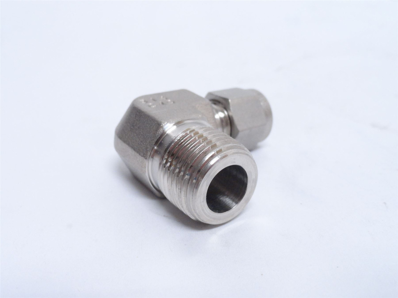 Swagelok SS-400-2-6; Tube Elbow; 90Deg; SS-316 1/4" To 3/8NPT