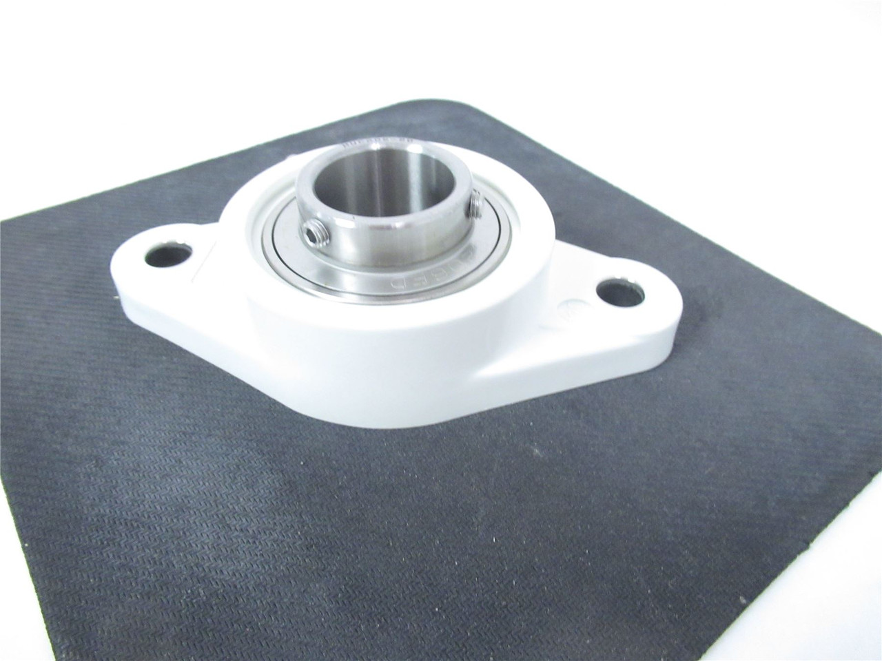 AMI MUCNFL206-20W; 2-Bolt Flange Bearing 2 Bolt 1-1/4"ID