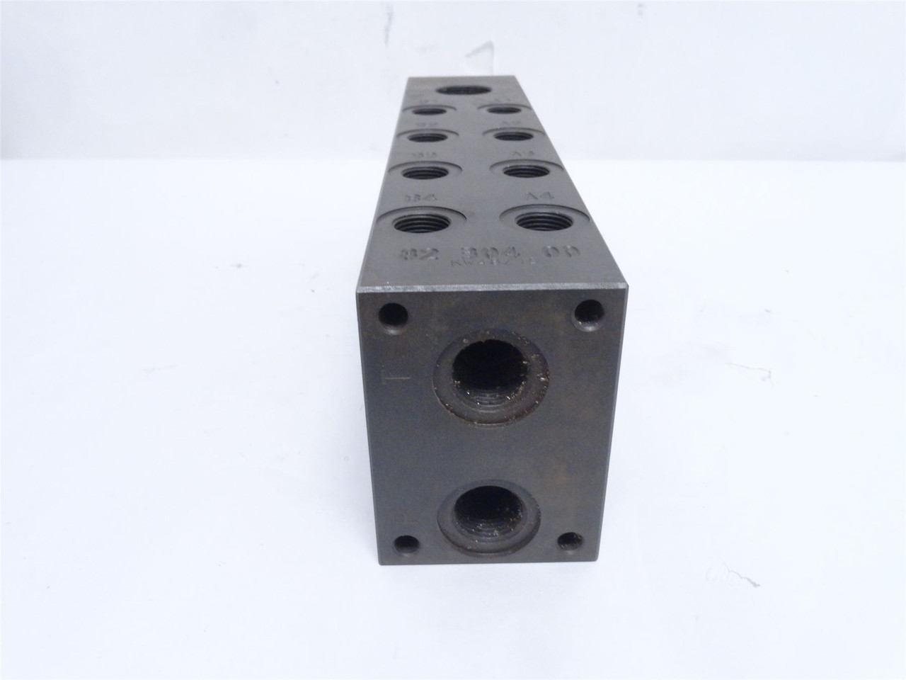 Robert Reiser 82-304-00; Hydraulic Control Block 8111534