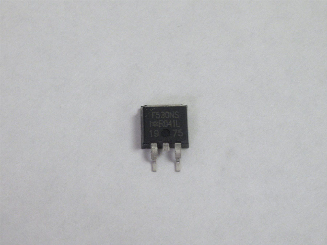 Infineon Technologies IRF530NS; Lot-100 Power Mosfet; 100V