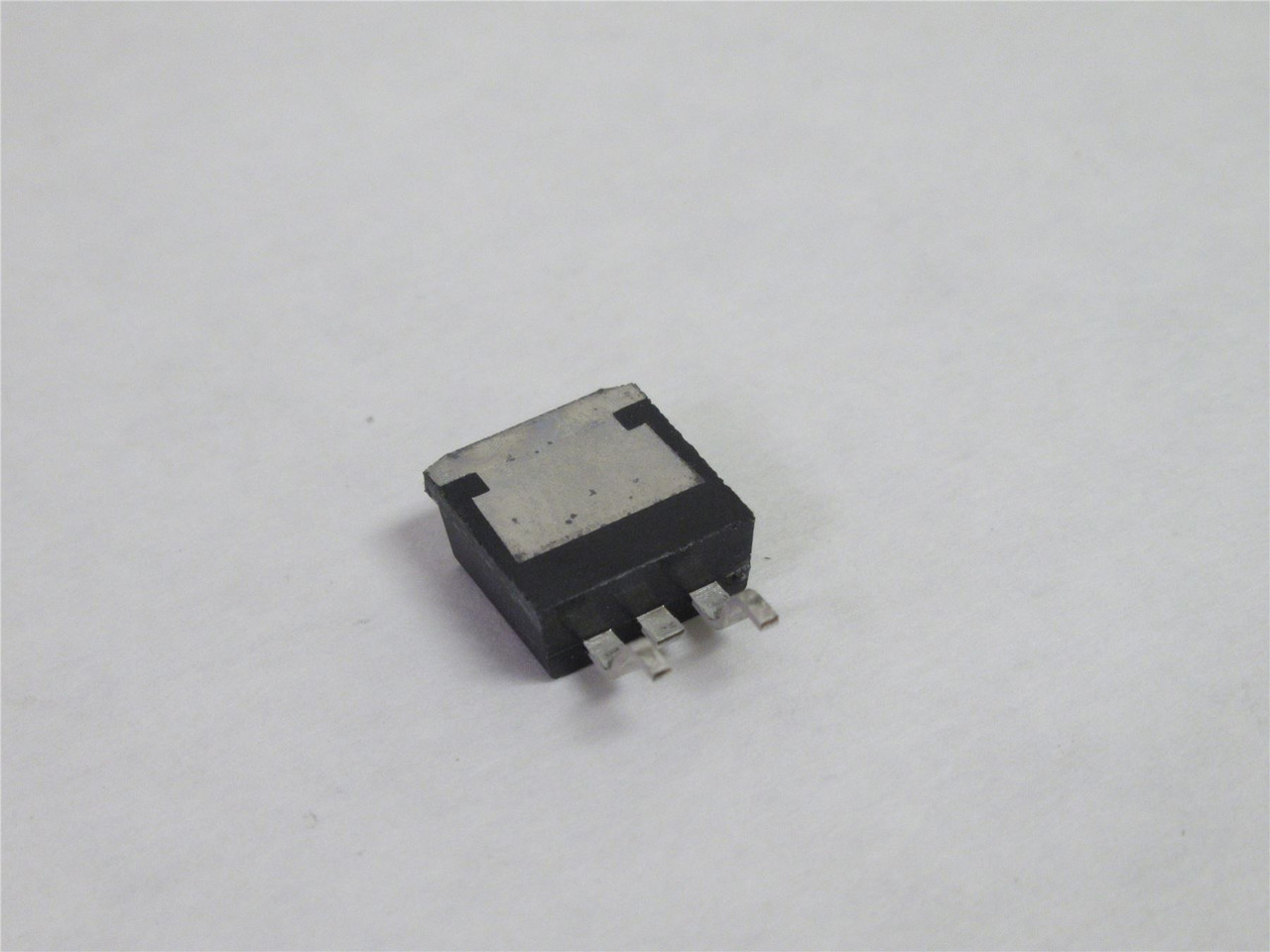 Infineon Technologies IRF530NS; Lot-100 Power Mosfet; 100V